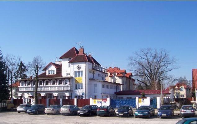 Piaseczno Willa Staropolska Экстерьер фото